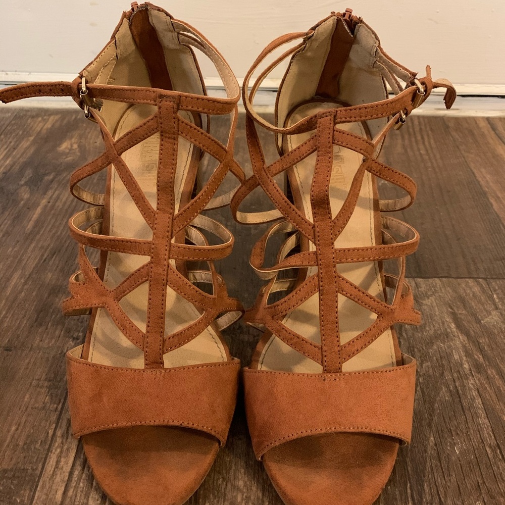 Brown heel